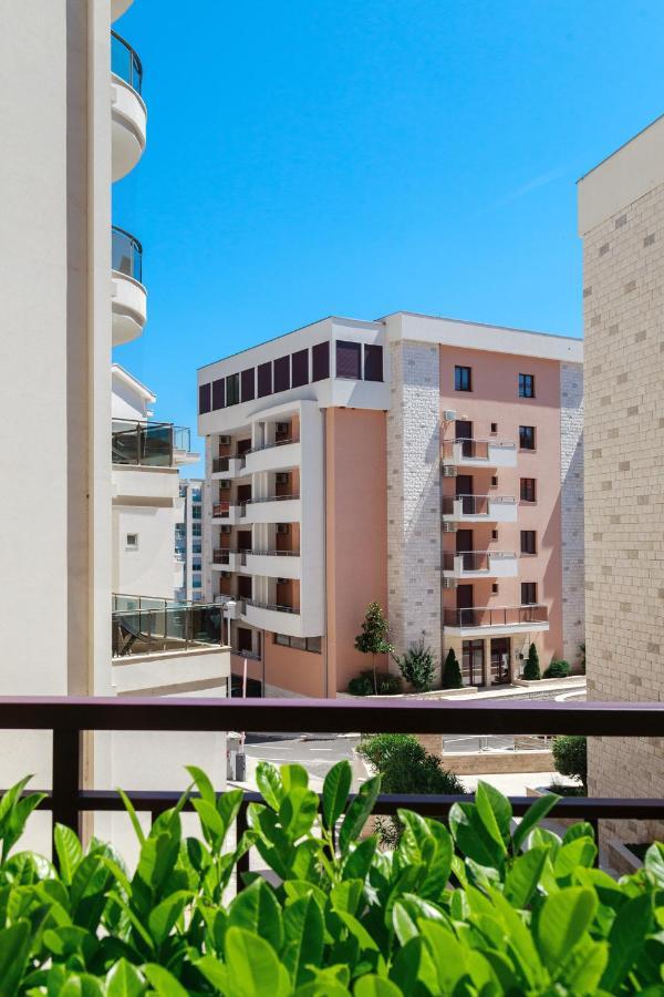 בודווה Three Bedroom Spacious Apartment Anatolia מראה חיצוני תמונה