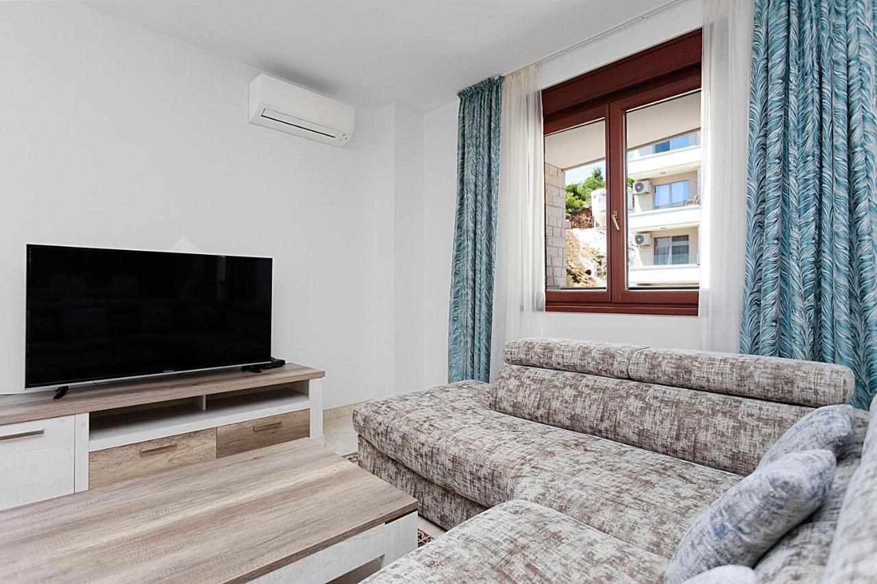 בודווה Three Bedroom Spacious Apartment Anatolia מראה חיצוני תמונה